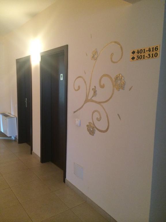 Hotel Fiama Otelu Rosu エクステリア 写真